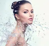 AQUA PEELING HYDRAFACIAL: Τι πρέπει να ξέρεις πριν δοκιμάσεις τον καθαρισμό προσώπου με νερό