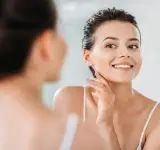 H θεραπεία προσώπου που επιλέγουν η Kim Kardashian και η Jennifer Aniston 