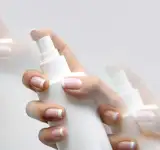 Γιατί θαμπώνει το top coat στο ημιμόνιμο μανικιούρ;