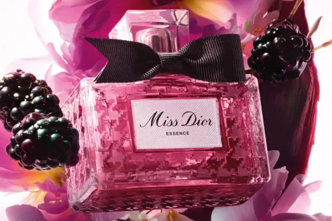 Ο Οίκος Dior λανσάρει το Miss Dior Essence De Parfum