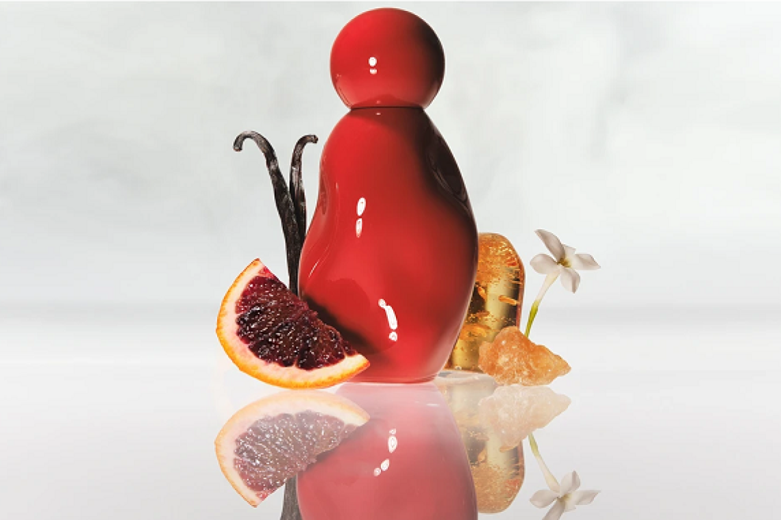 Η Kylie Jenner επεκτείνει την Best-selling σειρά αρωμάτων με τη νέα κυκλοφορία Cosmic Intense