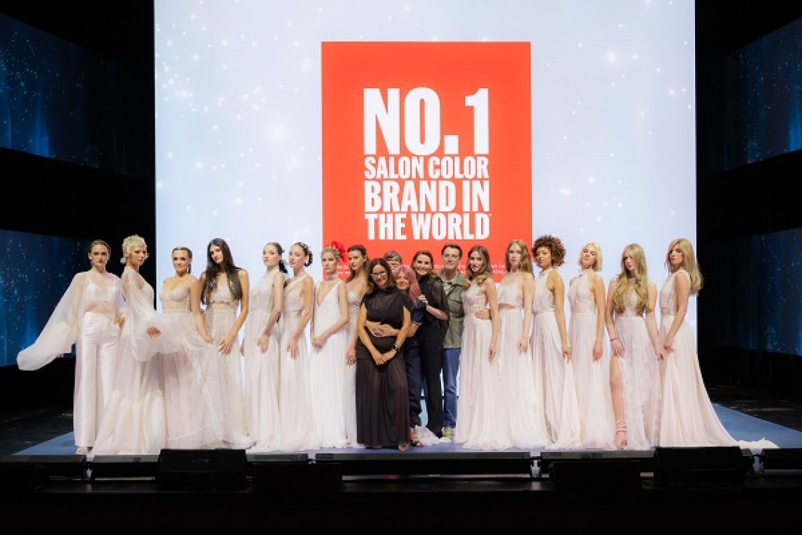 Ένα μοναδικό hair event στο Θέατρο Παλλάς με 650 επαγγελματίες κομμωτές